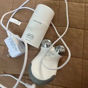 NuFace + Microcurrent Facial Device - Silver